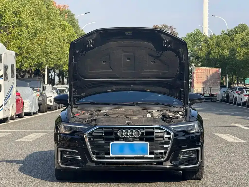 Audi A6L 2024 из CN, фото 9