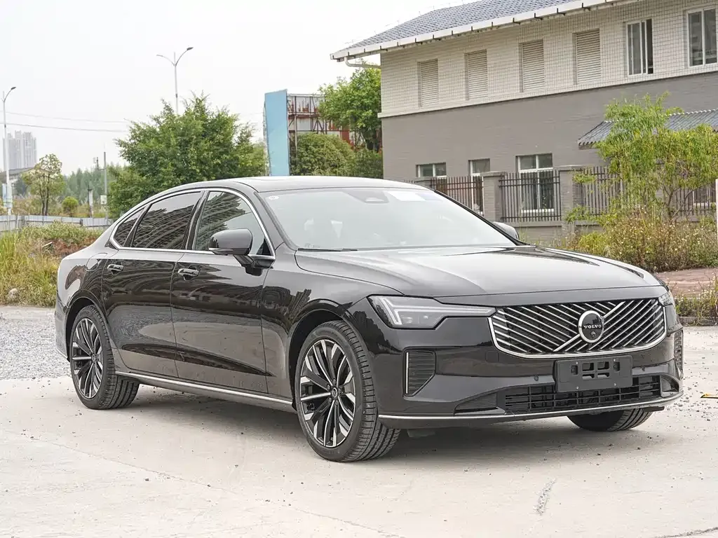 Volvo S90 2025 из CN, фото 3