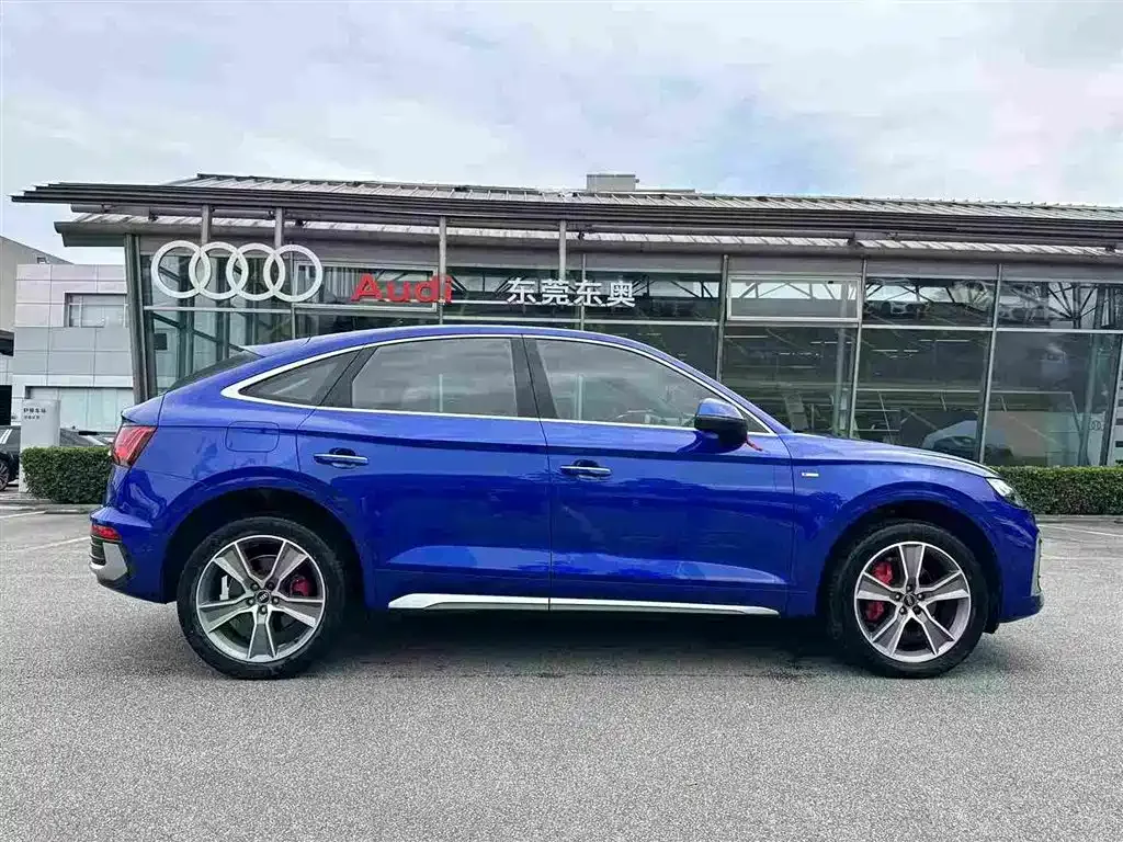 Audi Q5L Sportback 2022 из CN, фото 3