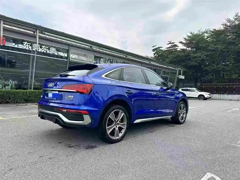 Audi Q5L Sportback 2022 из CN, фото 4