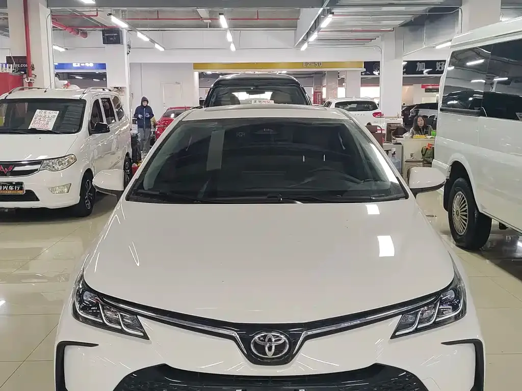 Toyota Corolla 2024 из CN, фото 1