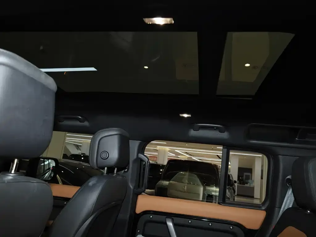 Land Rover Defender — фото 10