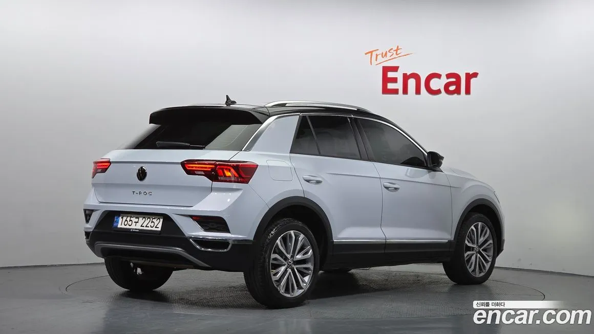 Volkswagen T-Roc — фото 2