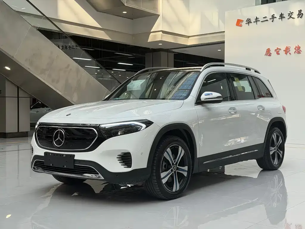 Mercedes-Benz EQB — фото 1