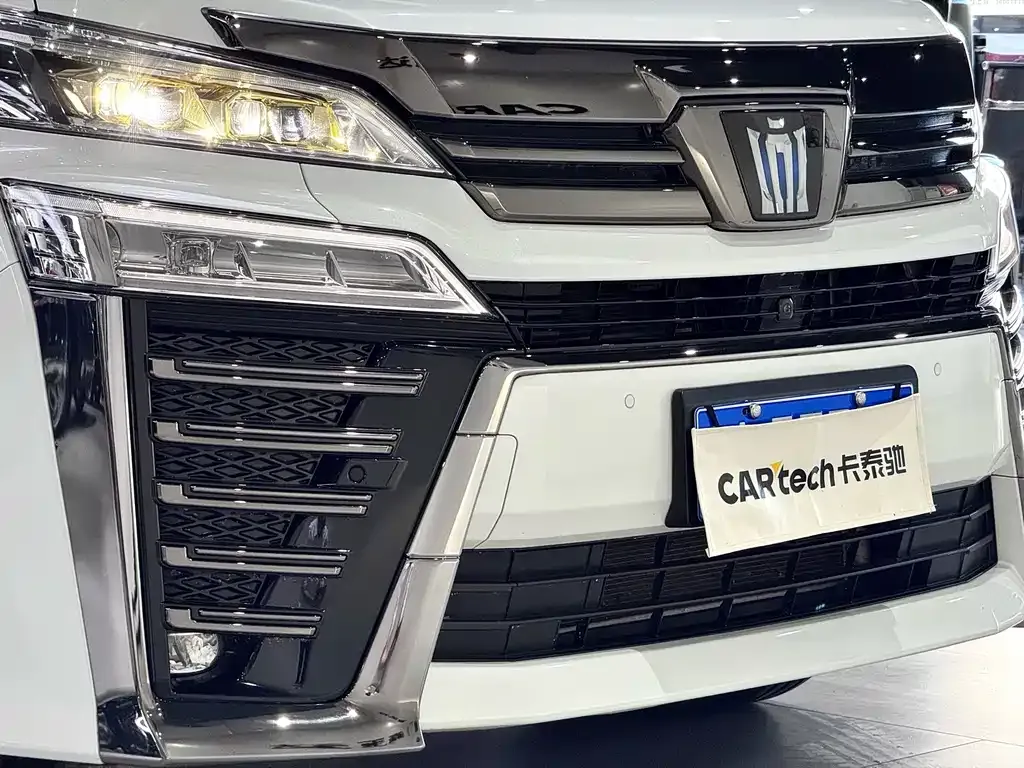 Toyota Vellfire 2023 из CN, фото 9
