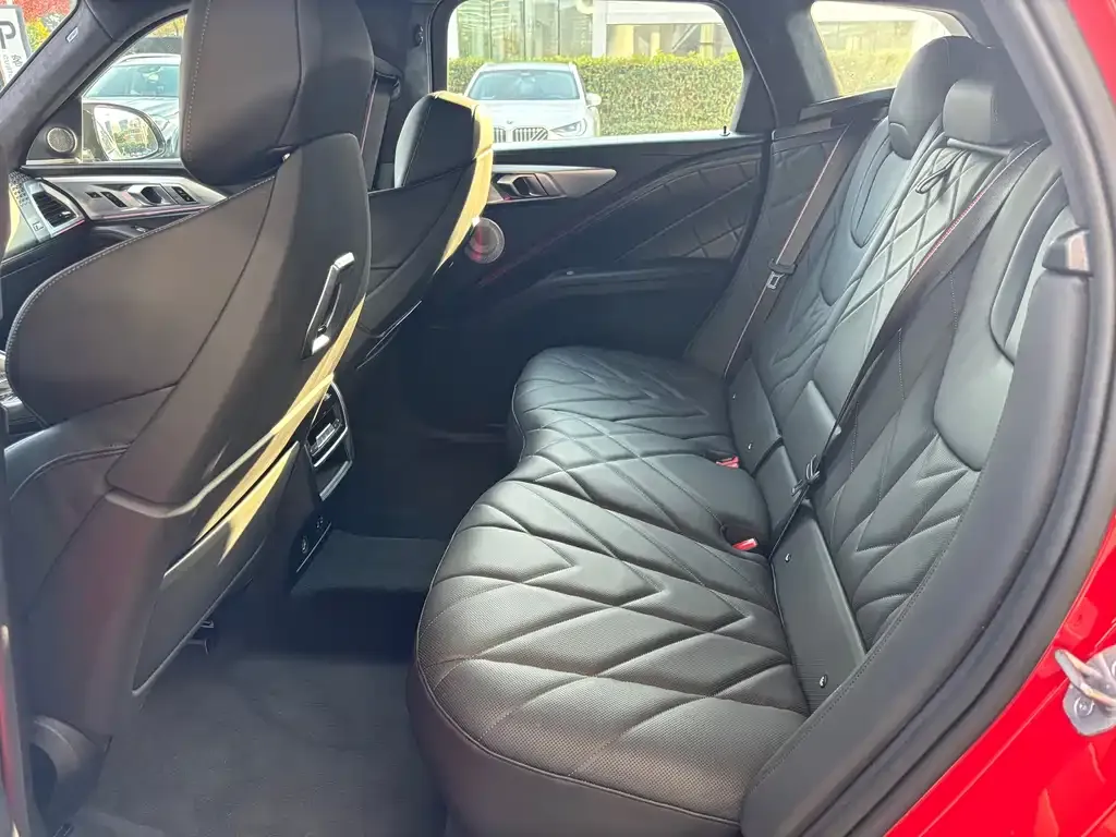 BMW XM 2024 из CN, фото 8