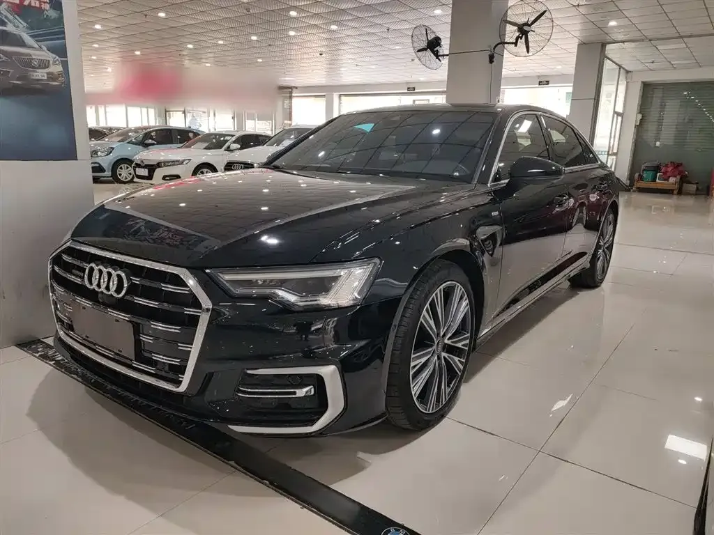 Audi A6L — фото 1