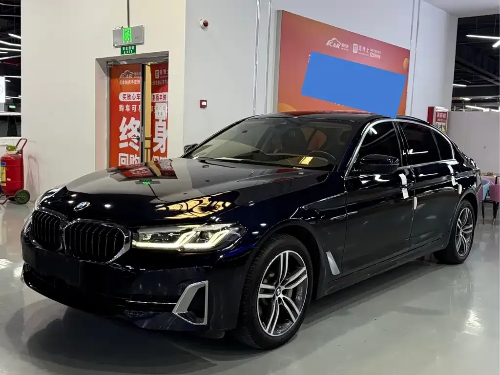BMW 5 Series — фото 1