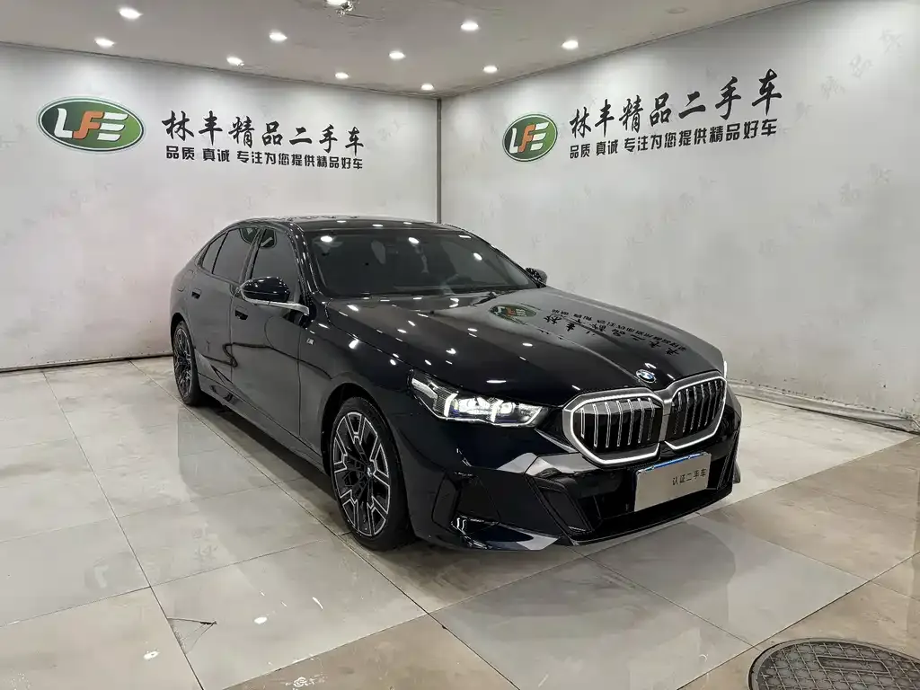 BMW 5 Series — фото 4