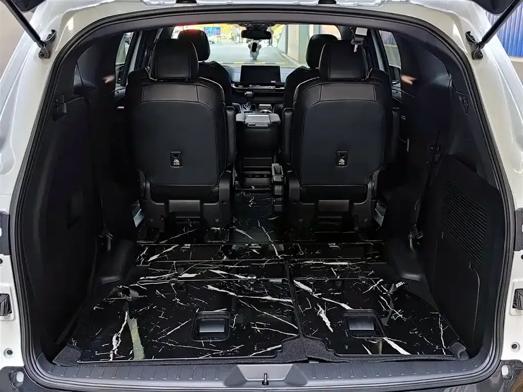 Toyota Granvia 2024 из CN, фото 8