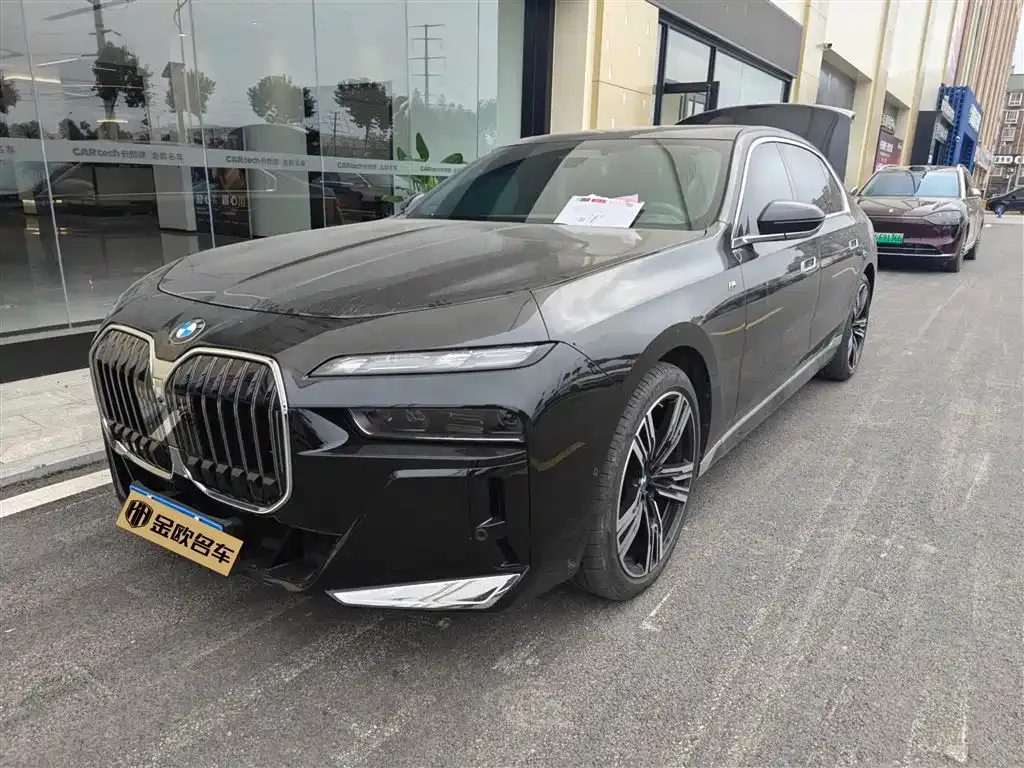 BMW 7 Series 2024 из CN, фото 1