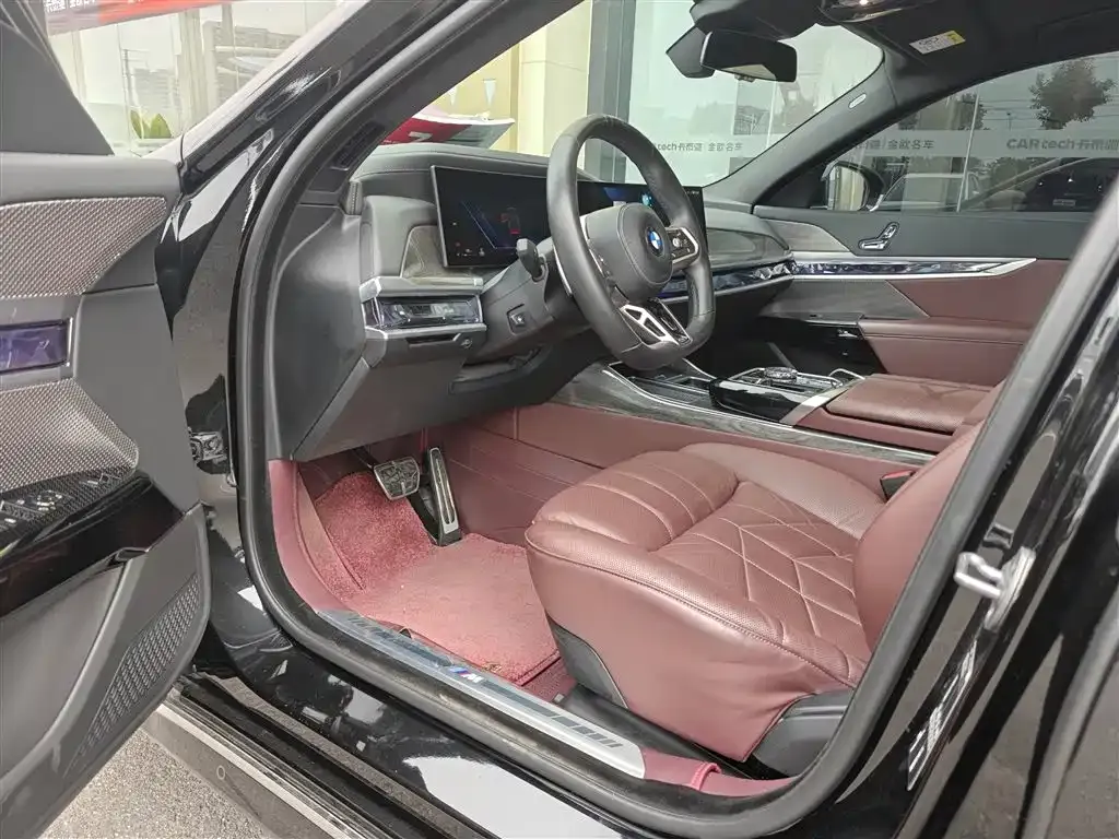 BMW 7 Series 2024 из CN, фото 2