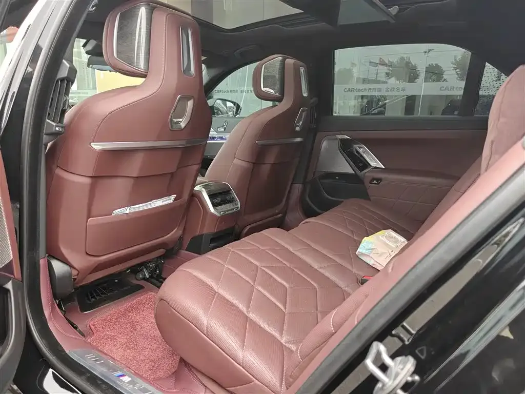 BMW 7 Series 2024 из CN, фото 3