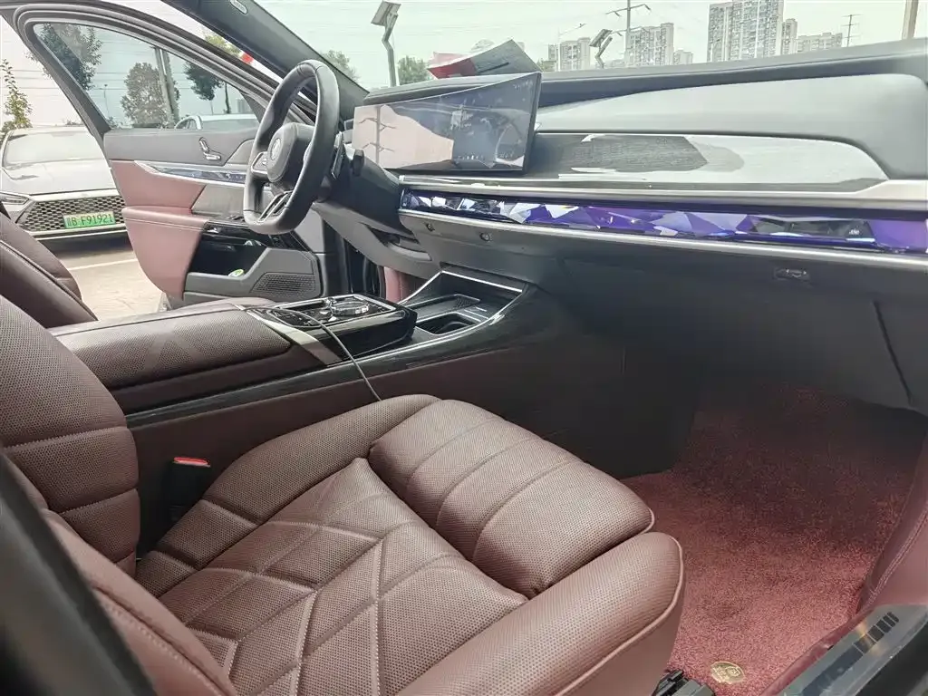 BMW 7 Series 2024 из CN, фото 7