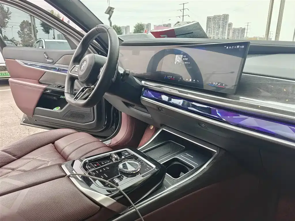 BMW 7 Series 2024 из CN, фото 8