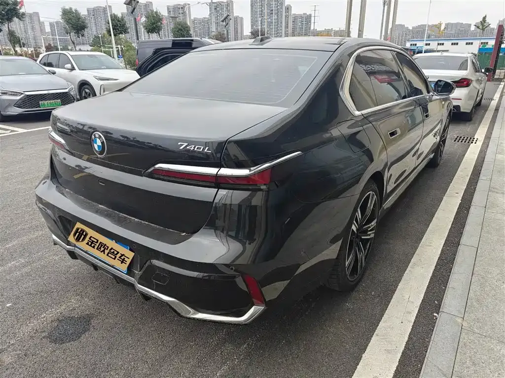 BMW 7 Series 2024 из CN, фото 9