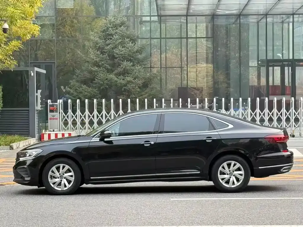 Volkswagen Passat — фото 3