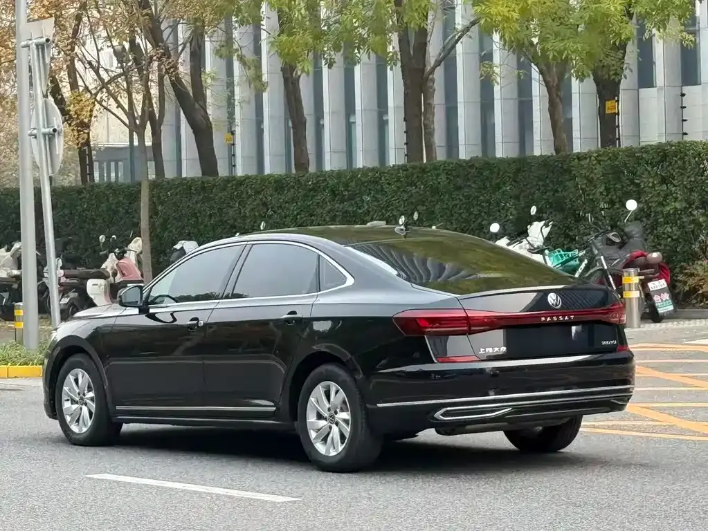 Volkswagen Passat — фото 4