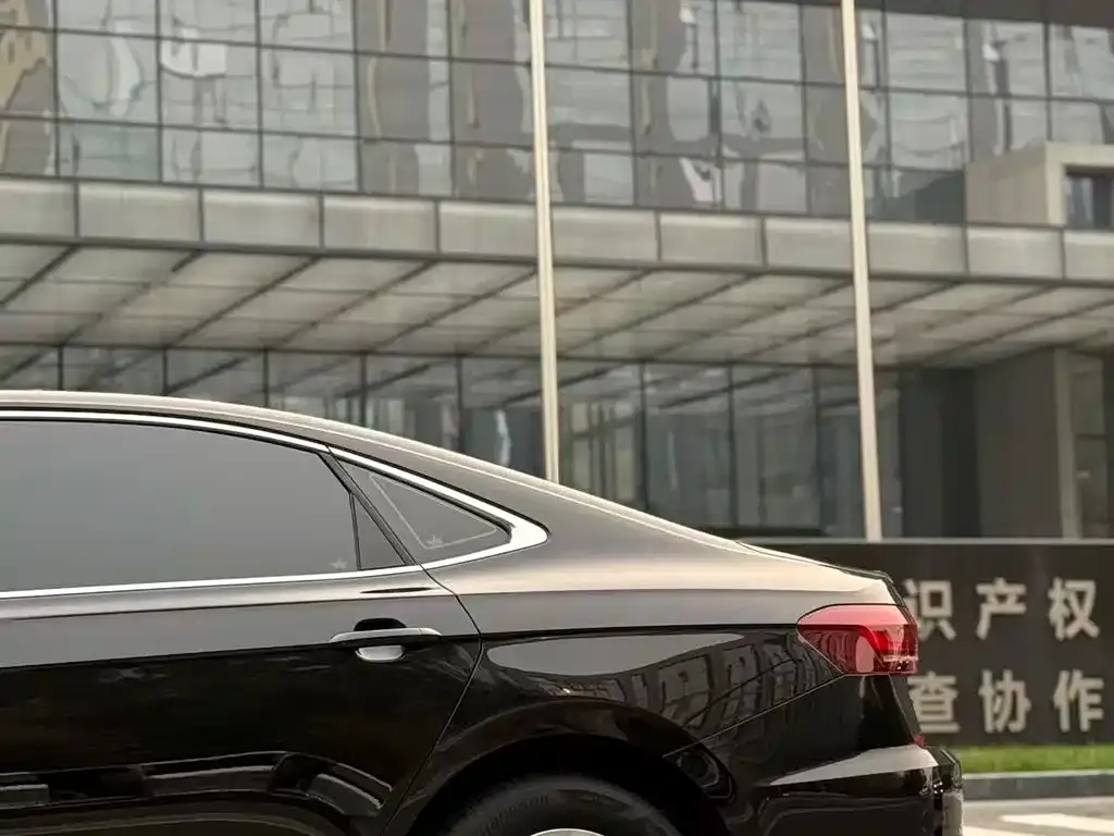 Volkswagen Passat — фото 7