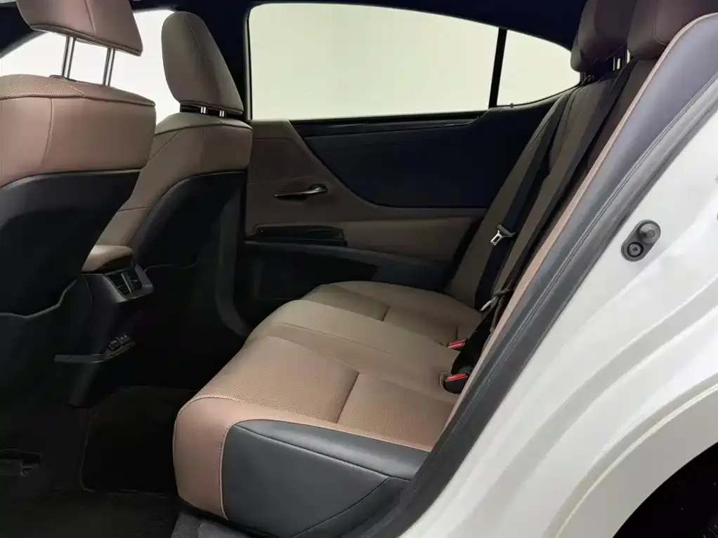 Lexus ES 2022 из CN, фото 8