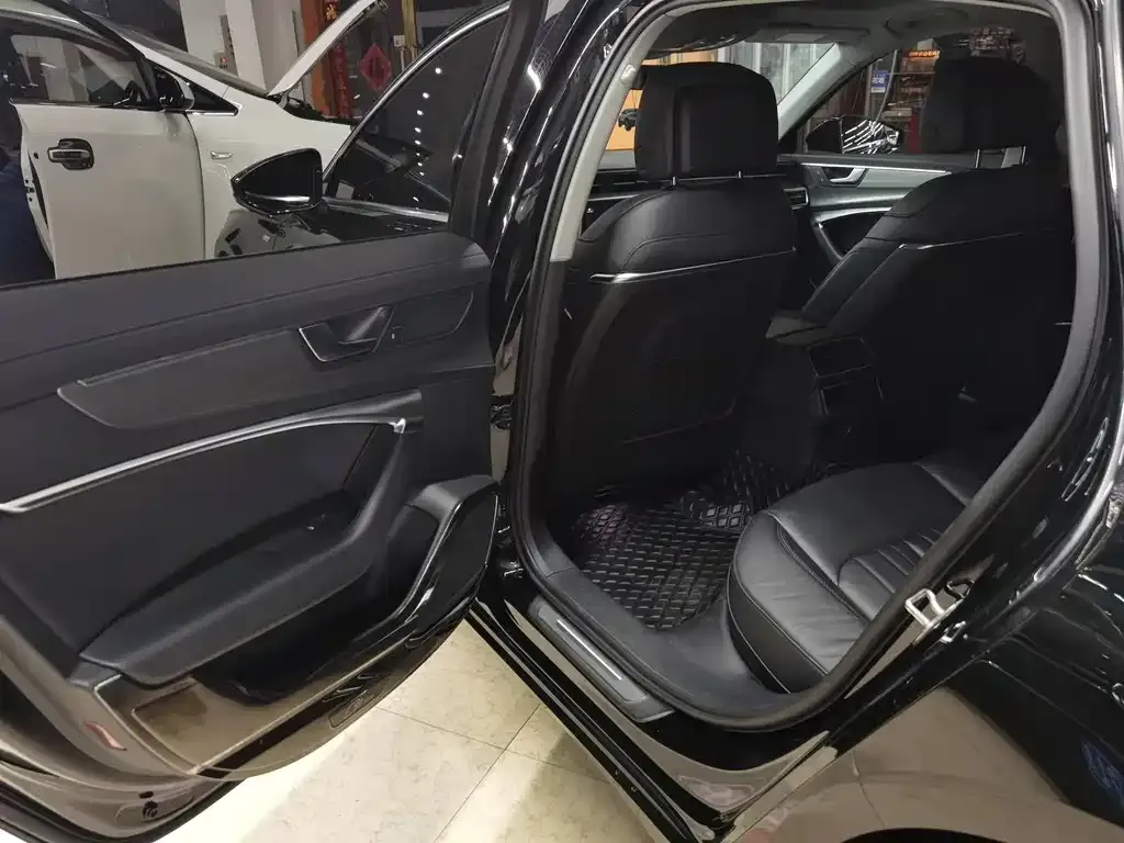 Audi A6L 2021 из CN, фото 7