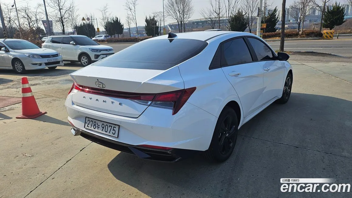 Hyundai AVANTE — фото 3