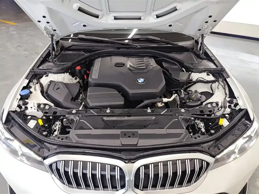 BMW 3 Series 2023 из CN, фото 10