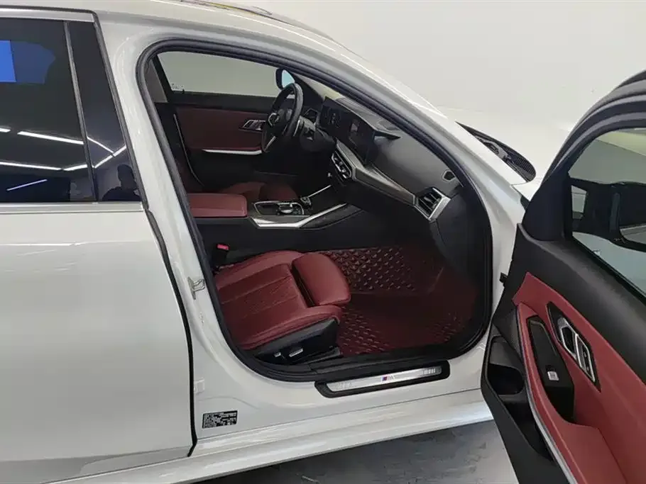 BMW 3 Series 2023 из CN, фото 8