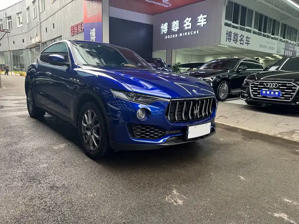 Maserati Levante — фото 3