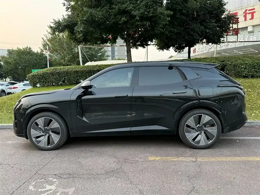 Lynk & Co 08 EM-P 2024 из CN, фото 3