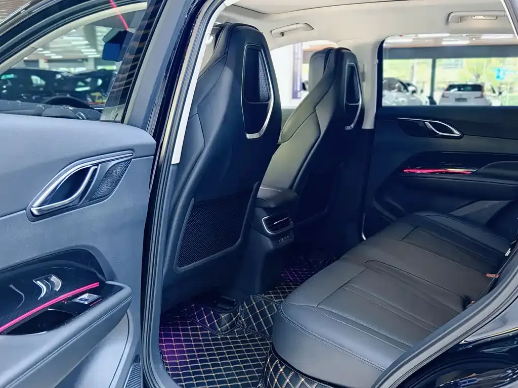 Hongqi HS3 2024 из CN, фото 10