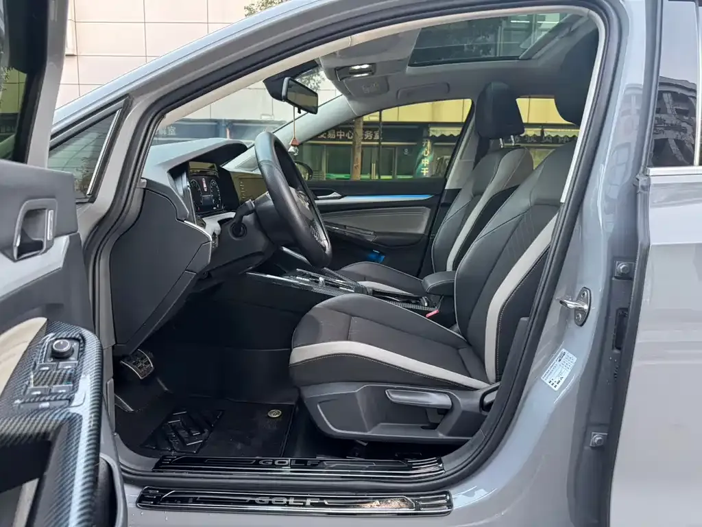 Volkswagen Golf 2022 из CN, фото 8