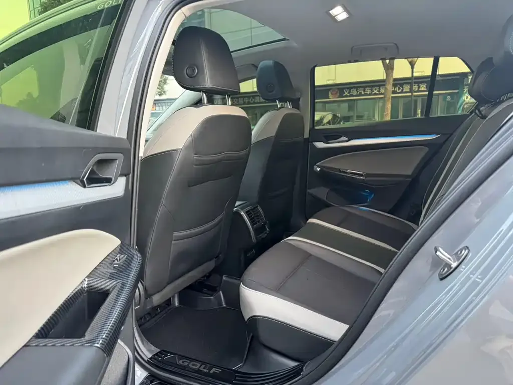 Volkswagen Golf 2022 из CN, фото 9