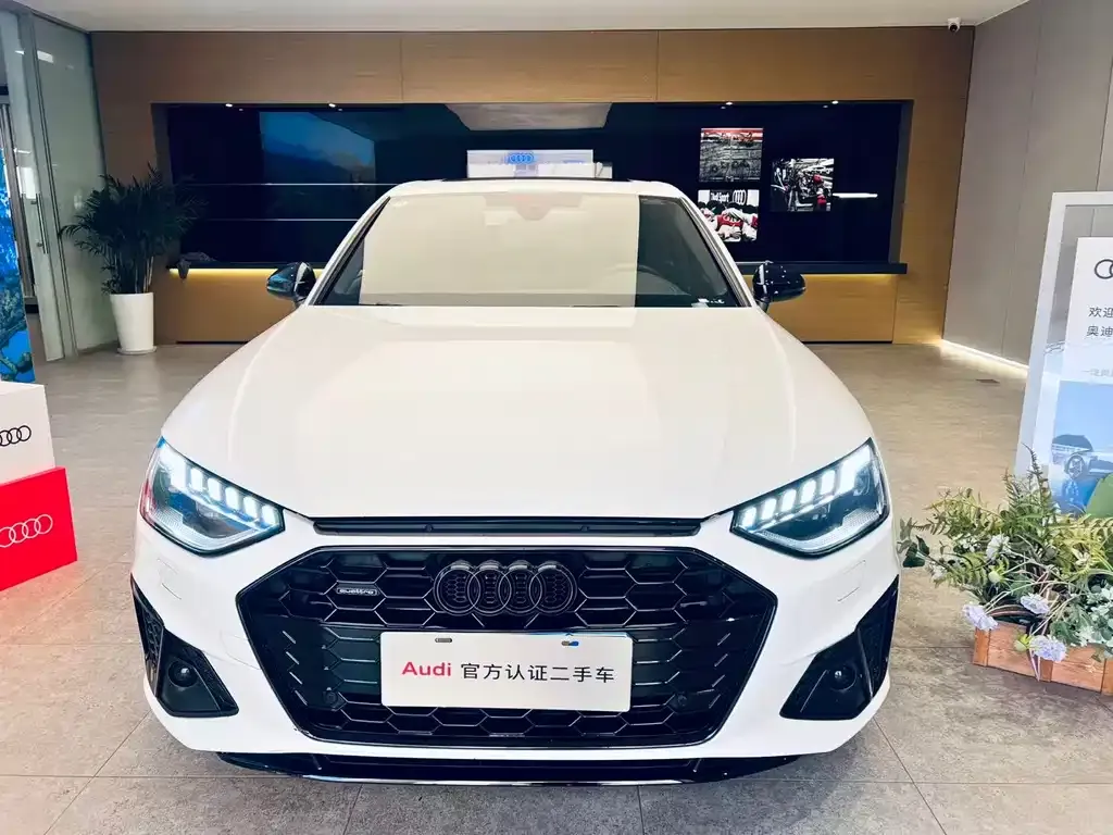 Audi A4L 2023 из CN, фото 2