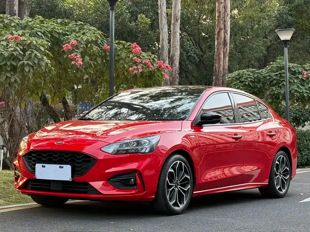 Ford Focus 2022 из CN, фото 1
