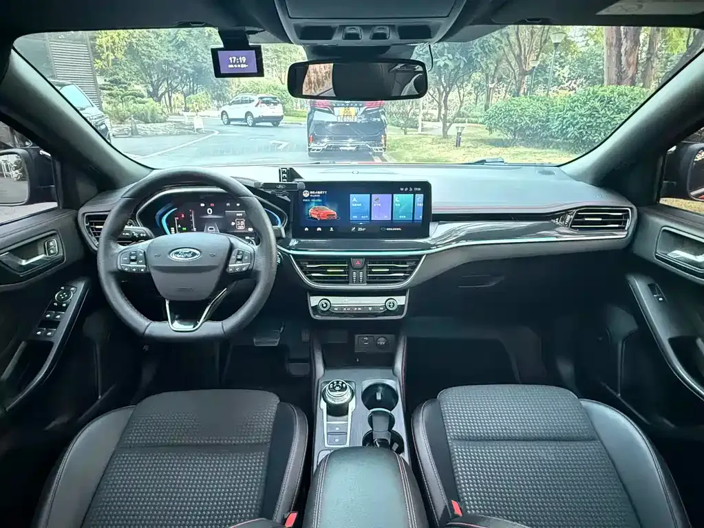 Ford Focus 2022 из CN, фото 10