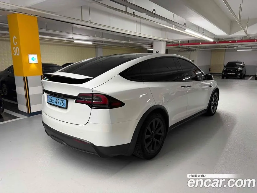 Tesla Model X 2023 из KR, фото 2
