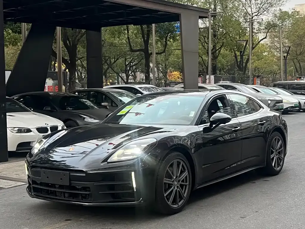 Porsche Panamera — фото 1