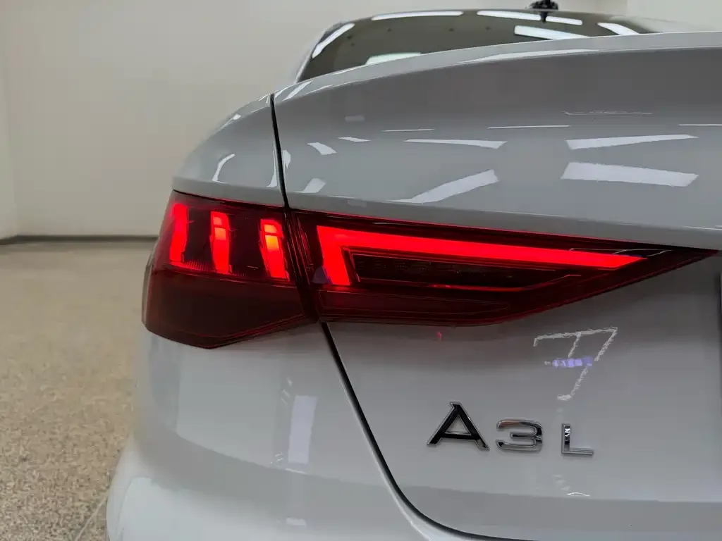 Audi A3 — фото 8