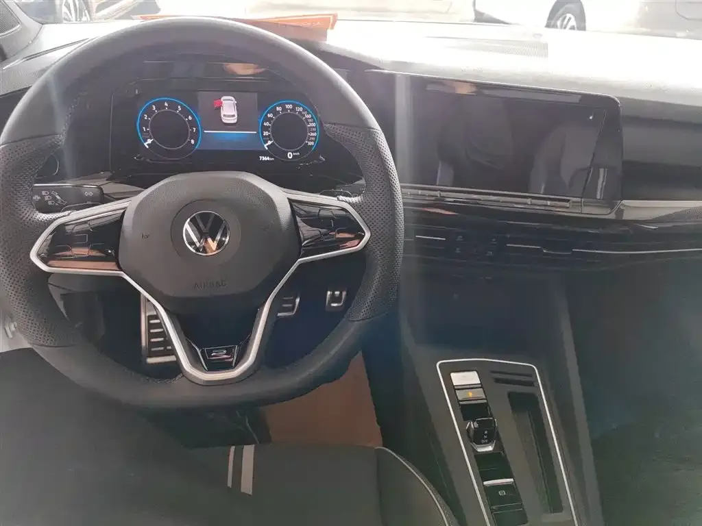 Volkswagen Golf 2024 из CN, фото 10