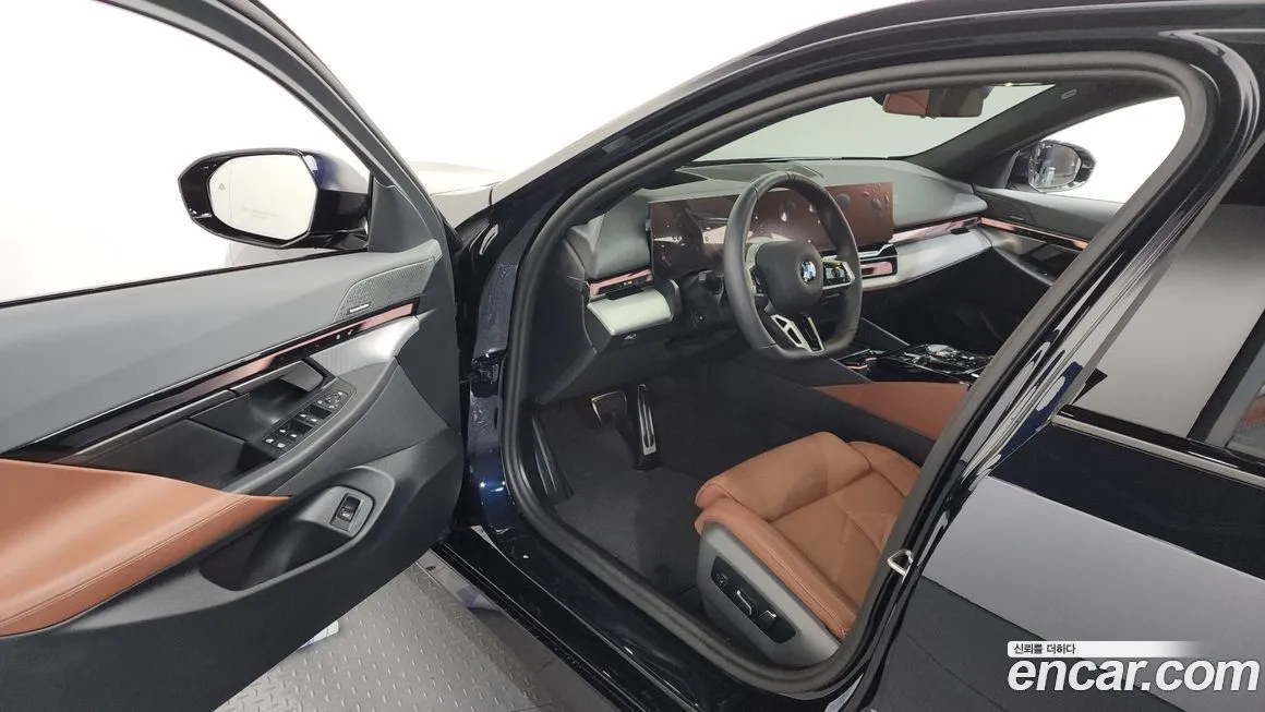 BMW 5-Series 2025 из KR, фото 10