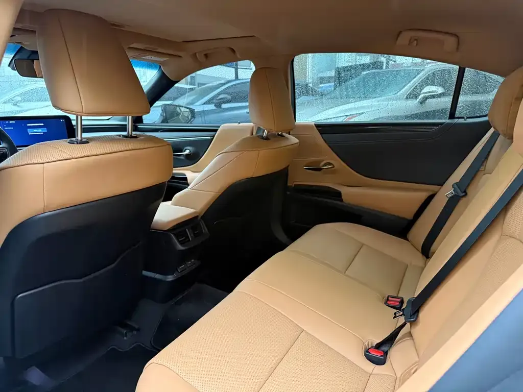 Lexus ES 2024 из CN, фото 6