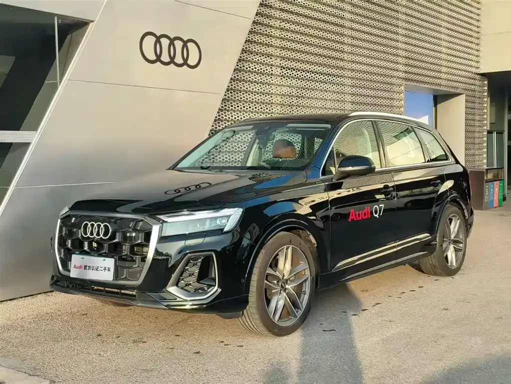 Audi Q7 2024 из CN, фото 1