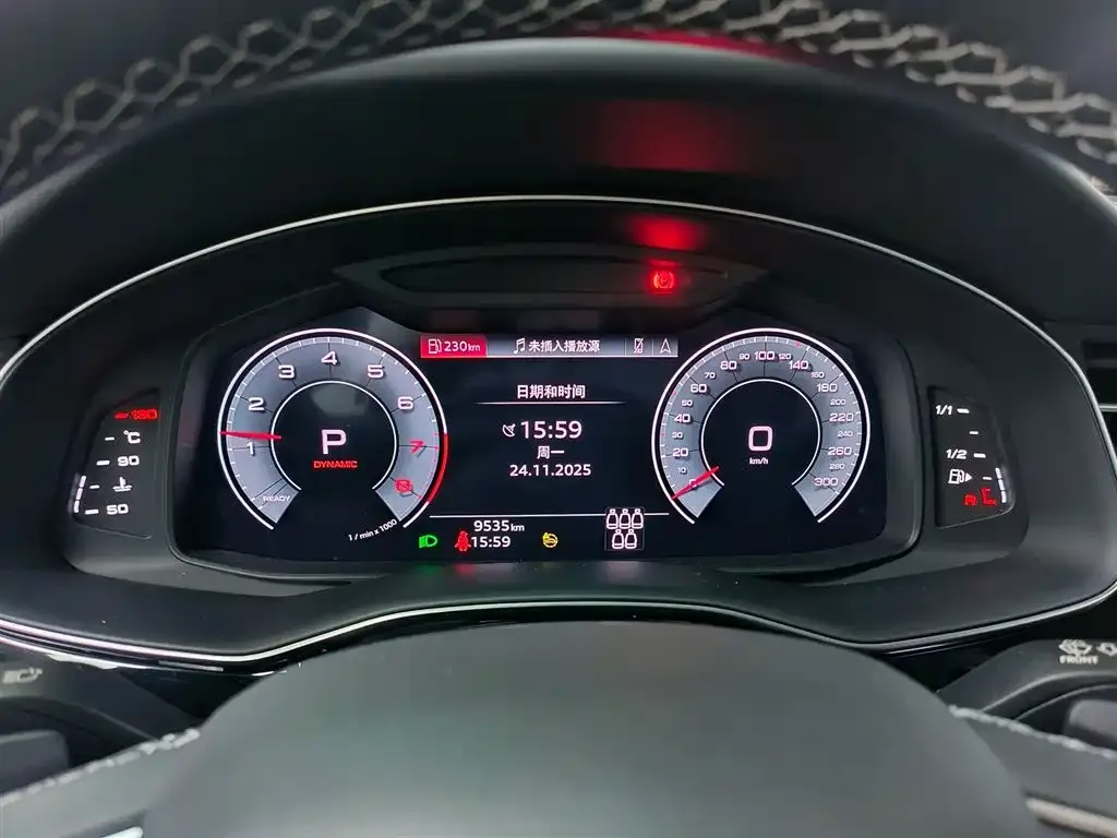 Audi Q7 2024 из CN, фото 10
