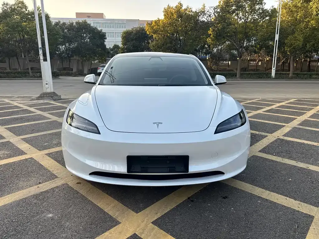 Tesla Model 3 — фото 2
