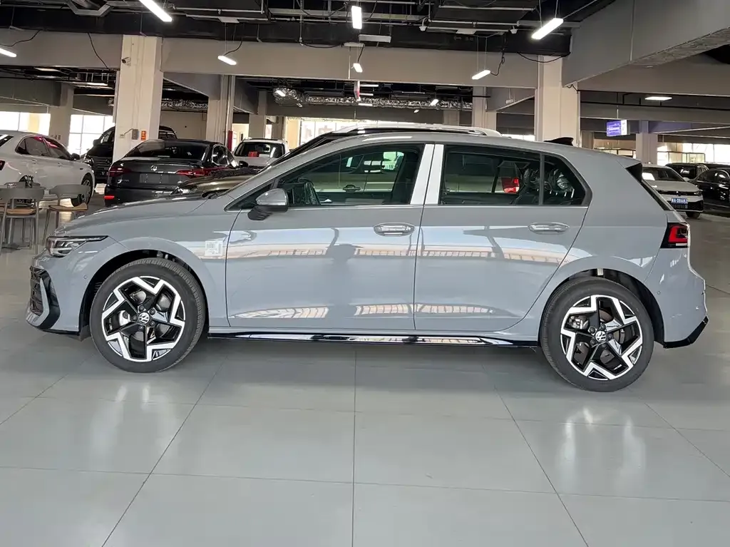 Volkswagen Golf 2025 из CN, фото 3