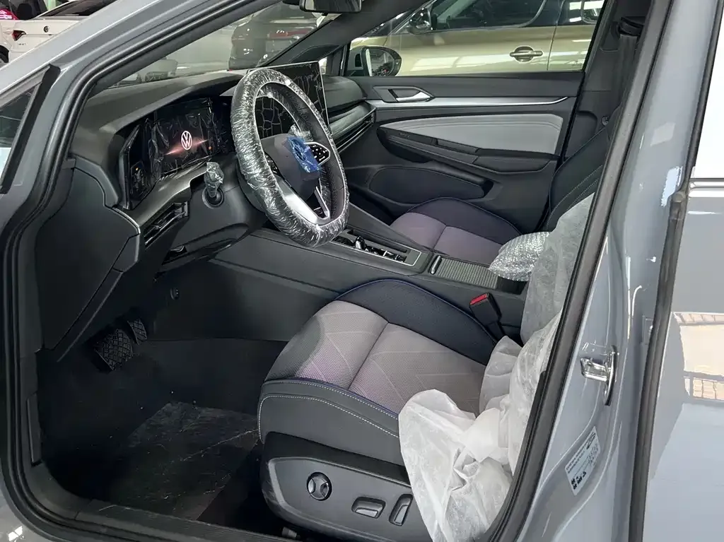 Volkswagen Golf 2025 из CN, фото 9