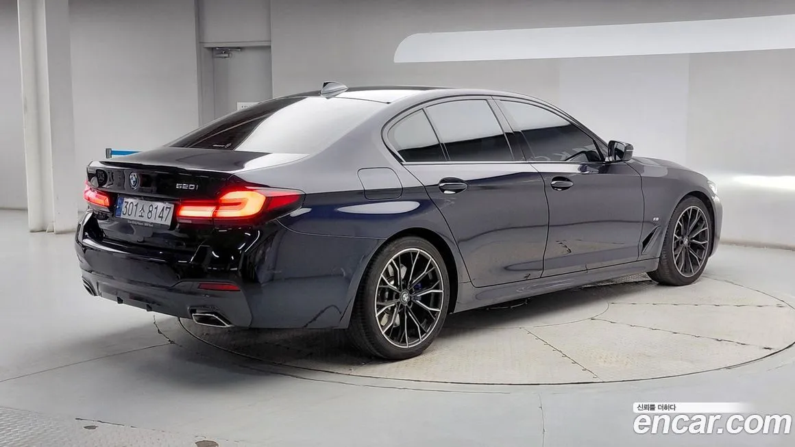 BMW 5-Series 2022 из KR, фото 2