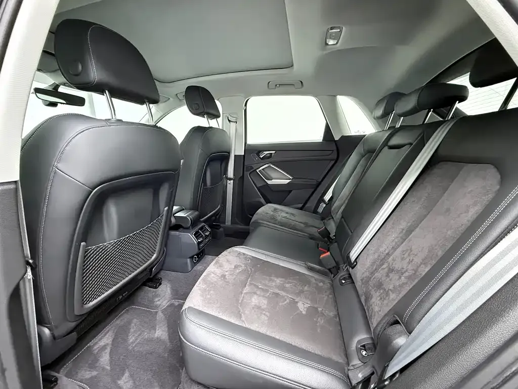 Audi Q3 2021 из CN, фото 7