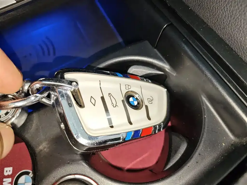 BMW 5 Series 2023 из CN, фото 9